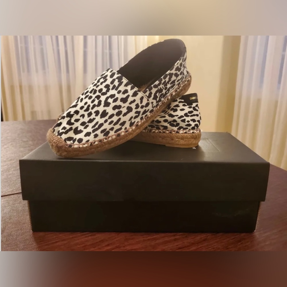 YVES YSL Saint Laurent Women's
Olona Stampa Leapord Espadrille size 6
